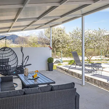 Gorgeous In With Wifi Holiday home