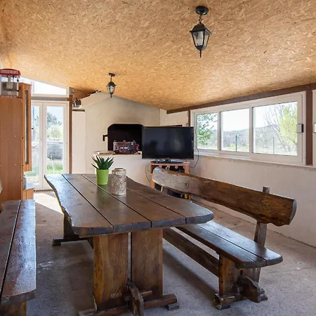 Holiday home Gorgeous In With Wifi Neoric