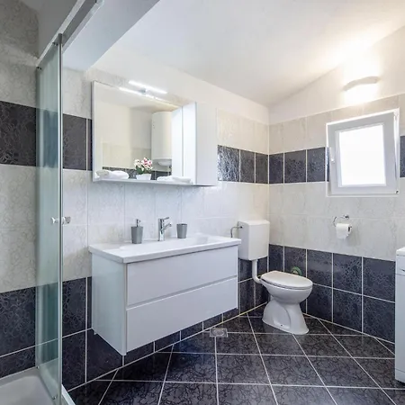 Gorgeous In With Wifi Holiday home