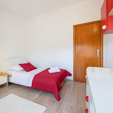 Holiday home Gorgeous In With Wifi Neoric